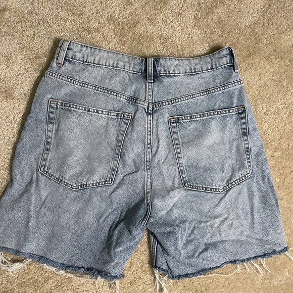 H&M High Rise Denim Shorts - Picture 2 of 4